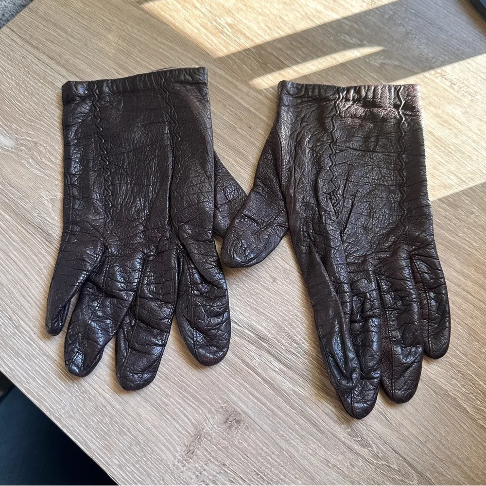 Vintage Clasiques Elegant Brown Leather Gloves